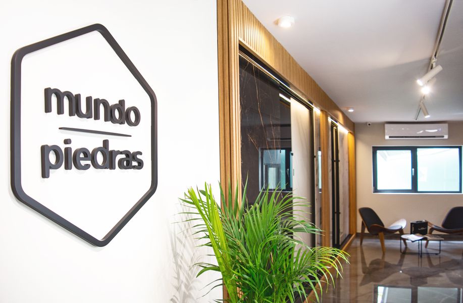 vitrina-fotos-mundopiedra-showroom-004